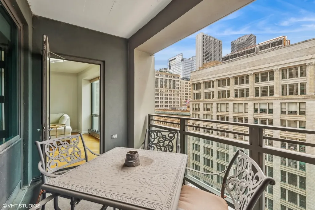 130 North Garland Court Chicago IL 60602