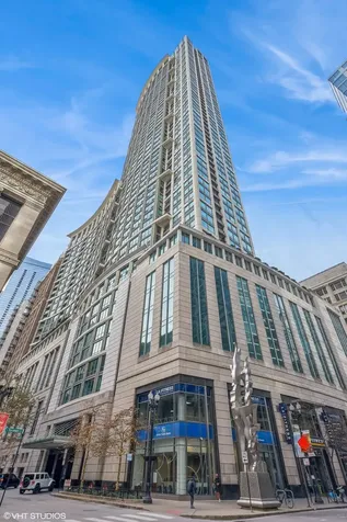 130 North Garland Court Chicago IL 60602