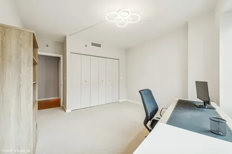 130 North Garland Court Chicago IL 60602