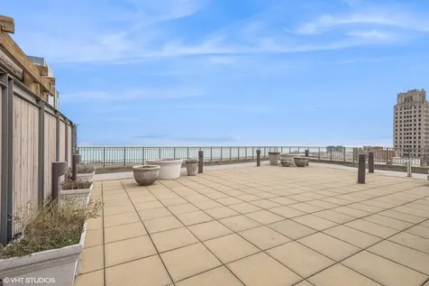 130 North Garland Court Chicago IL 60602