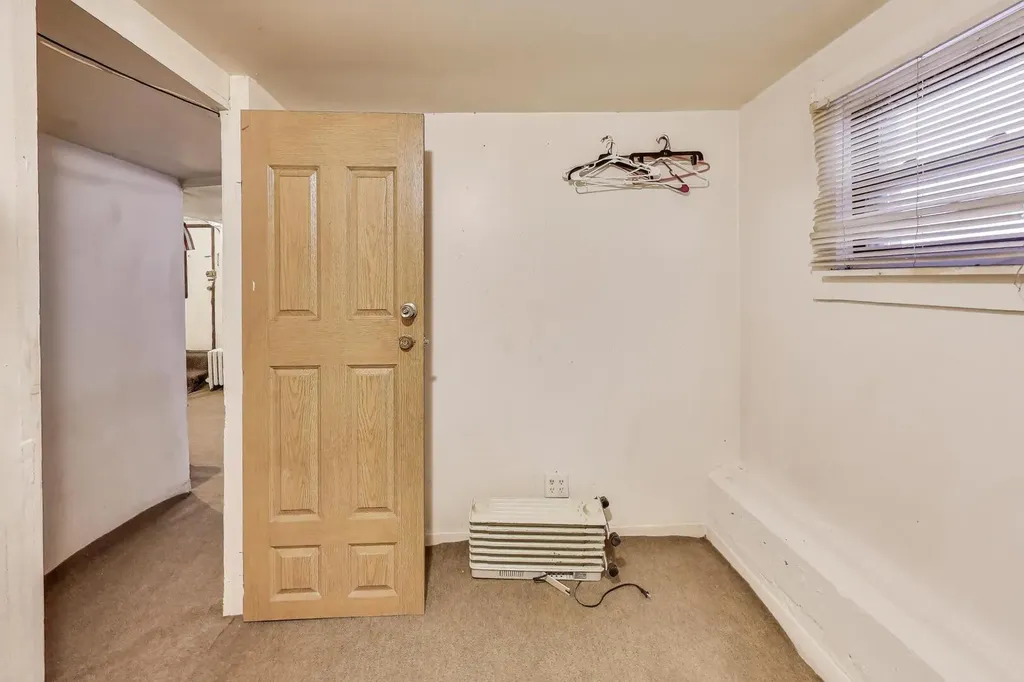 8533 South Manistee Avenue Chicago IL 60617