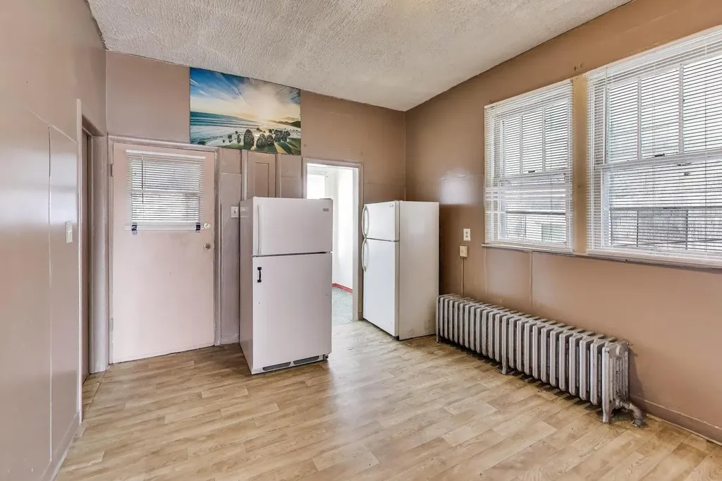 8533 South Manistee Avenue Chicago IL 60617