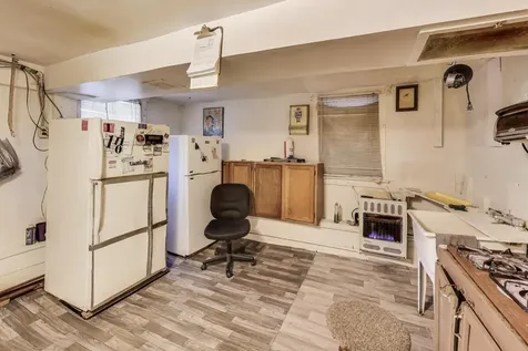 8533 South Manistee Avenue Chicago IL 60617