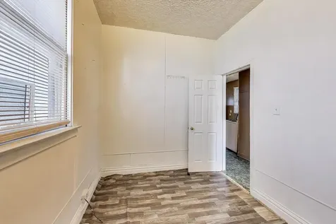 8533 South Manistee Avenue Chicago IL 60617