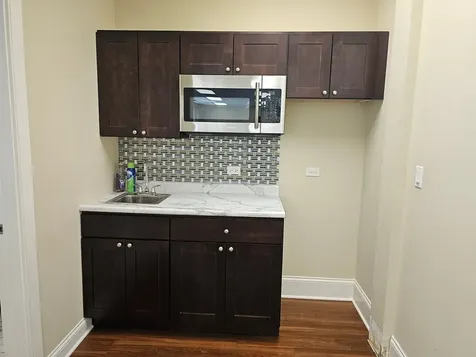 7040 North Ridgeway Avenue Lincolnwood IL 60712