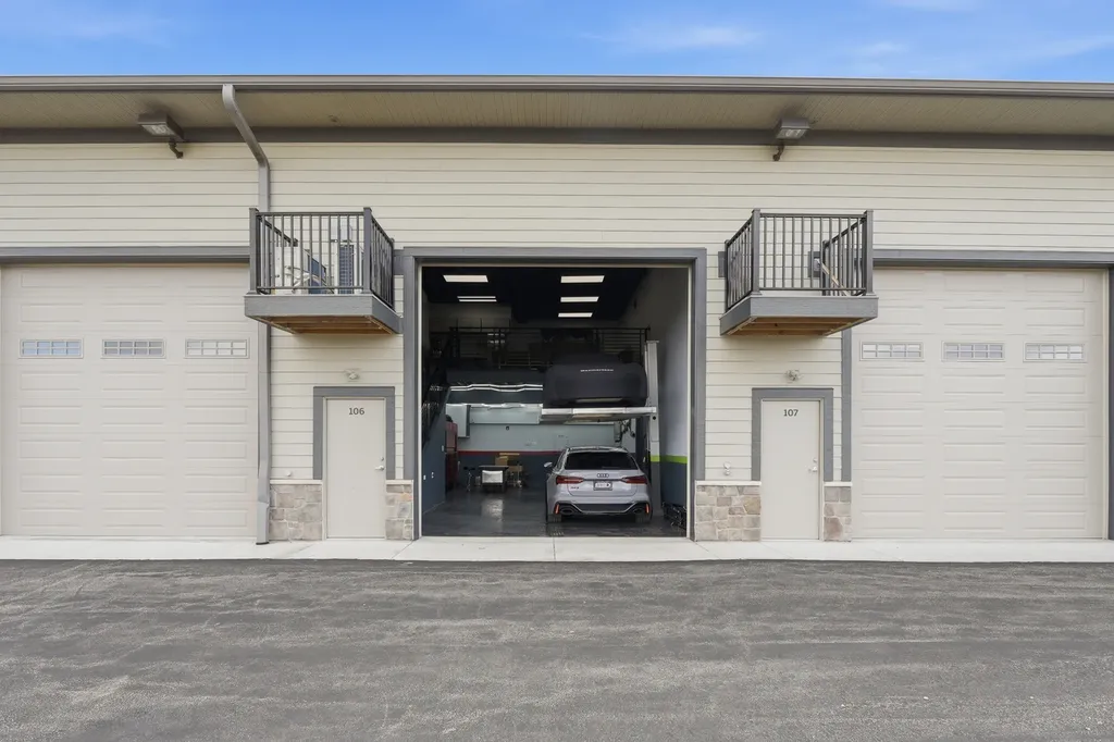 2112 Ferry Road Naperville IL 60563