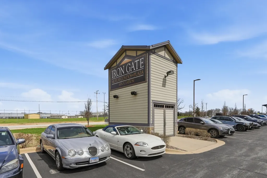 2112 Ferry Road Naperville IL 60563