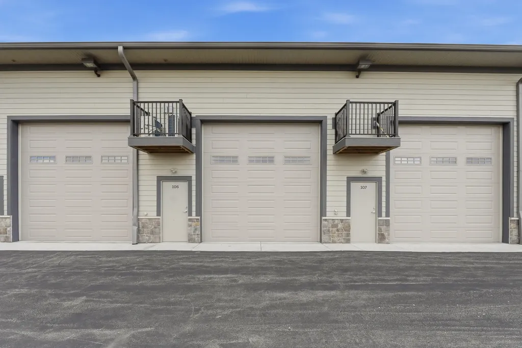 2112 Ferry Road Naperville IL 60563