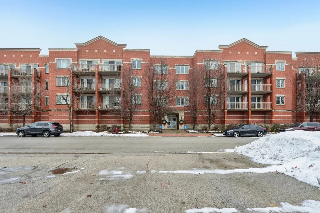 9864 Leland Avenue Schiller Park IL 60176