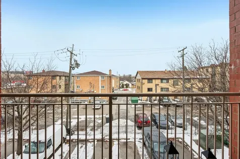 9864 Leland Avenue Schiller Park IL 60176