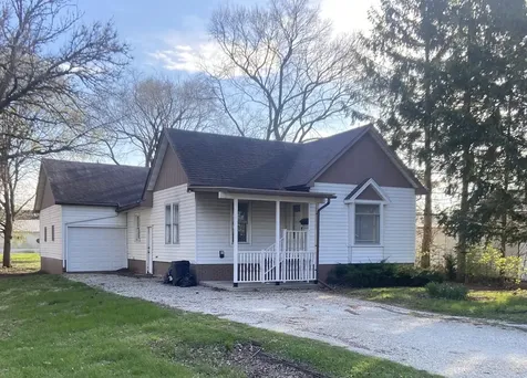 334 Pine Street W Paxton IL 60957