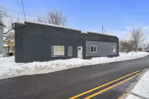 909-911 Ridge Avenue Rockford IL 61103
