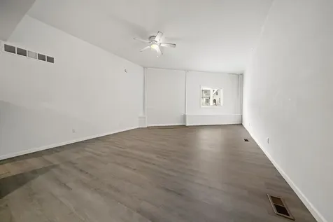 909-911 Ridge Avenue Rockford IL 61103