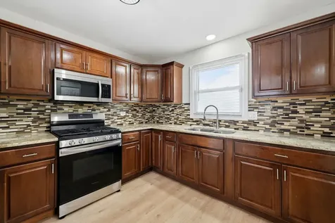 17690 Hillcrest Drive Country Club Hills IL 60478