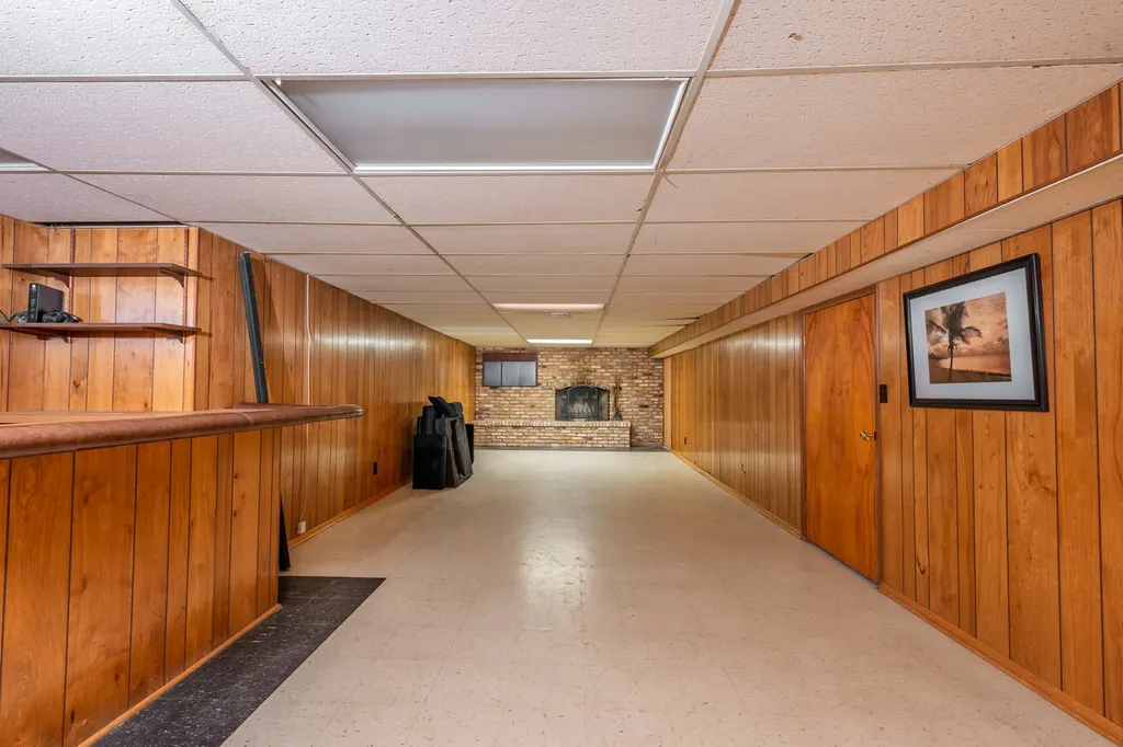 6325 Keokuk Road Indian Head Park IL 60525