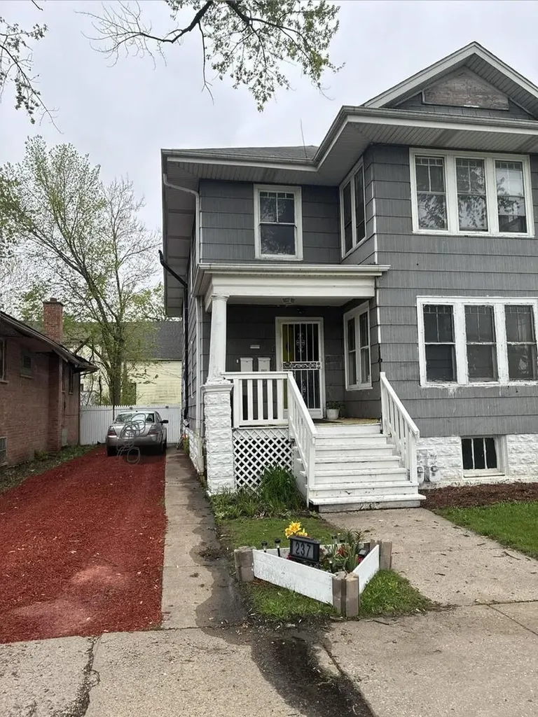 237 West 114th Street Chicago IL 60628