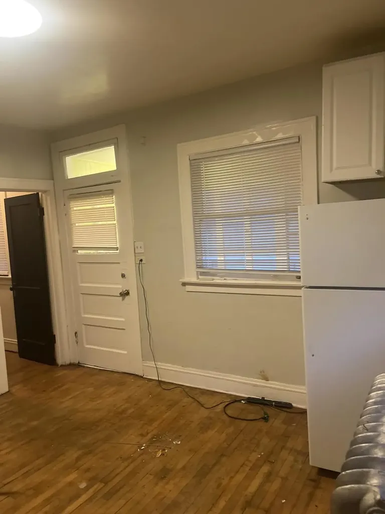 237 West 114th Street Chicago IL 60628