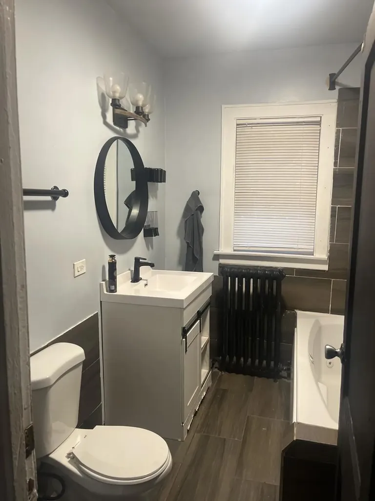 237 West 114th Street Chicago IL 60628