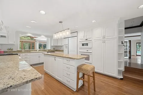 153 Algonquin Road Barrington Hills IL 60010