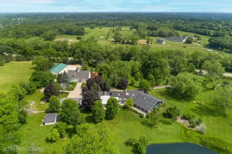 153 Algonquin Road Barrington Hills IL 60010