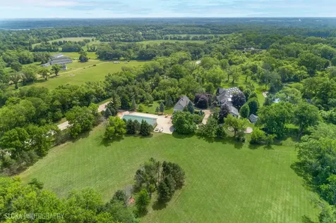 153 Algonquin Road Barrington Hills IL 60010