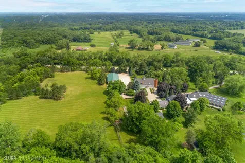 153 Algonquin Road Barrington Hills IL 60010