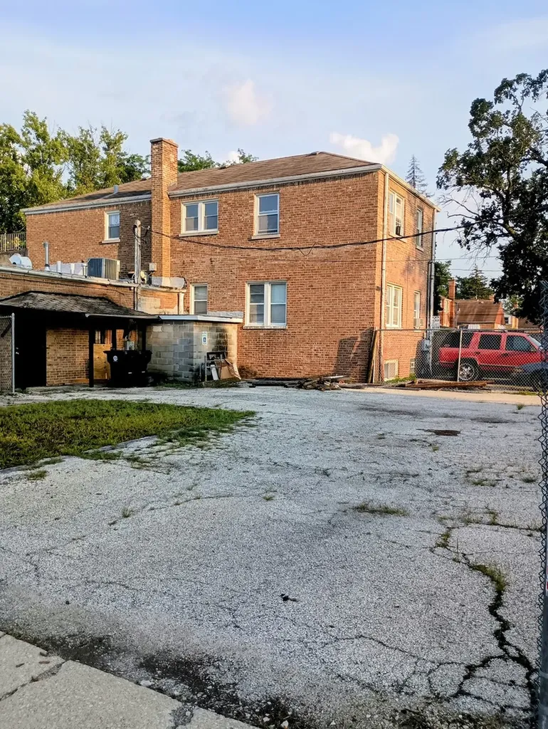 2000-04 South 17th Avenue Broadview IL 60155