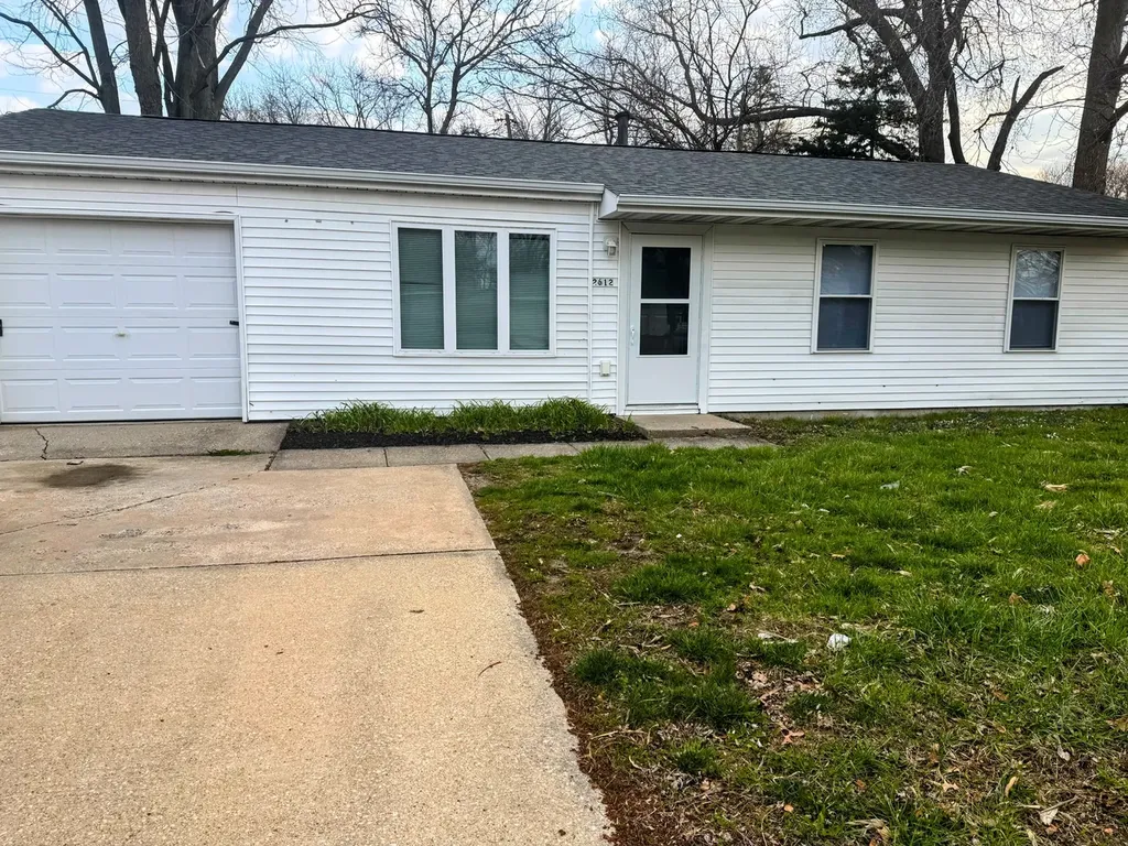 2612 West Kirby Avenue Champaign IL 61821