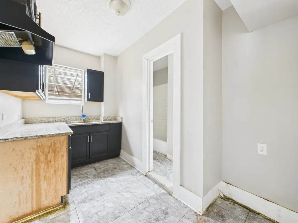 11540 South Yale Avenue Chicago IL 60628