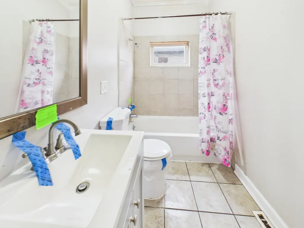11540 South Yale Avenue Chicago IL 60628