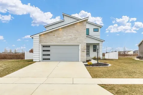 507 Harpers Ferry Savoy IL 61874