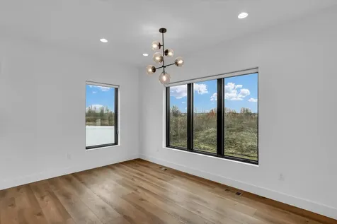 507 Harpers Ferry Savoy IL 61874