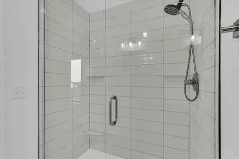 507 Harpers Ferry Savoy IL 61874