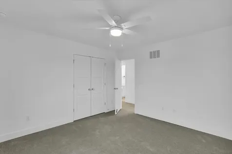 507 Harpers Ferry Savoy IL 61874