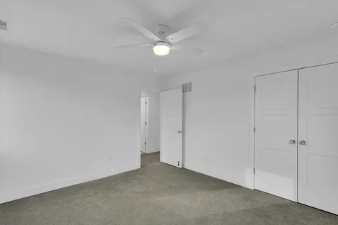 507 Harpers Ferry Savoy IL 61874