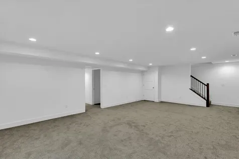 507 Harpers Ferry Savoy IL 61874