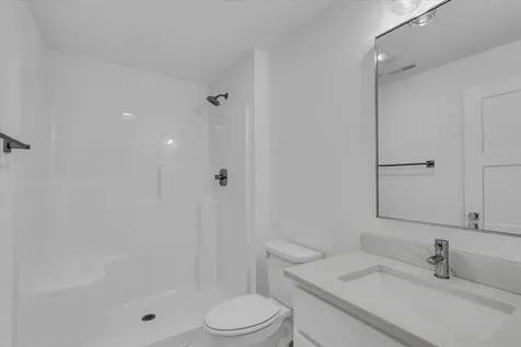 507 Harpers Ferry Savoy IL 61874