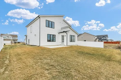 507 Harpers Ferry Savoy IL 61874