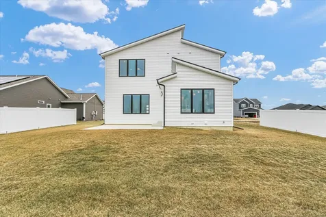507 Harpers Ferry Savoy IL 61874