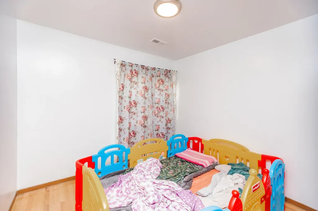 335 West 23rd Street Chicago IL 60616
