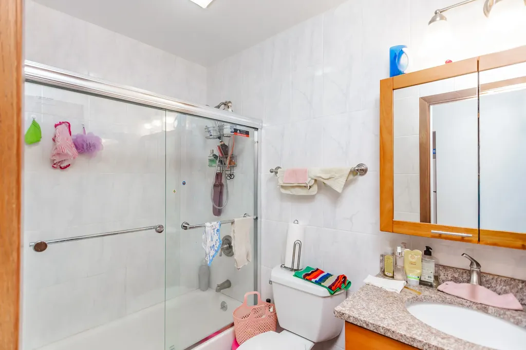 335 West 23rd Street Chicago IL 60616