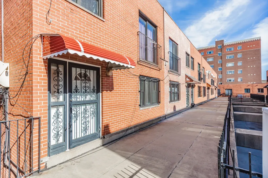 335 West 23rd Street Chicago IL 60616