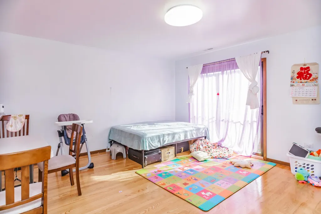 335 West 23rd Street Chicago IL 60616