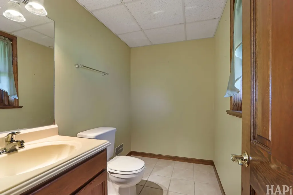 414 Cedar Street Lake In The Hills IL 60156