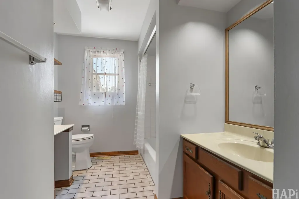 414 Cedar Street Lake In The Hills IL 60156