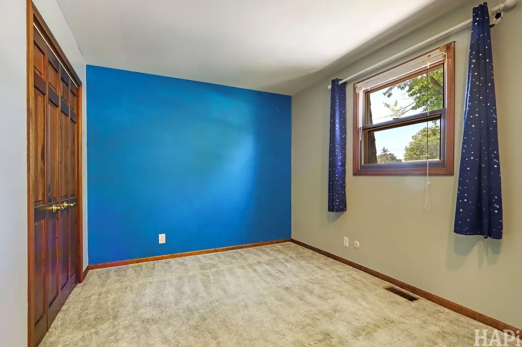 414 Cedar Street Lake In The Hills IL 60156