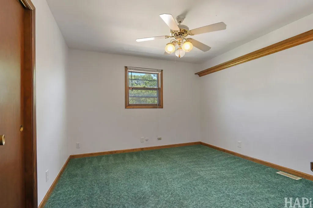 414 Cedar Street Lake In The Hills IL 60156