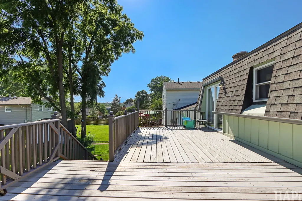 414 Cedar Street Lake In The Hills IL 60156
