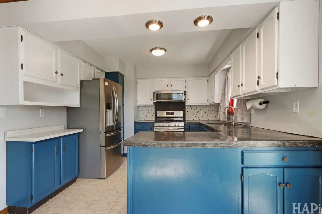 414 Cedar Street Lake In The Hills IL 60156