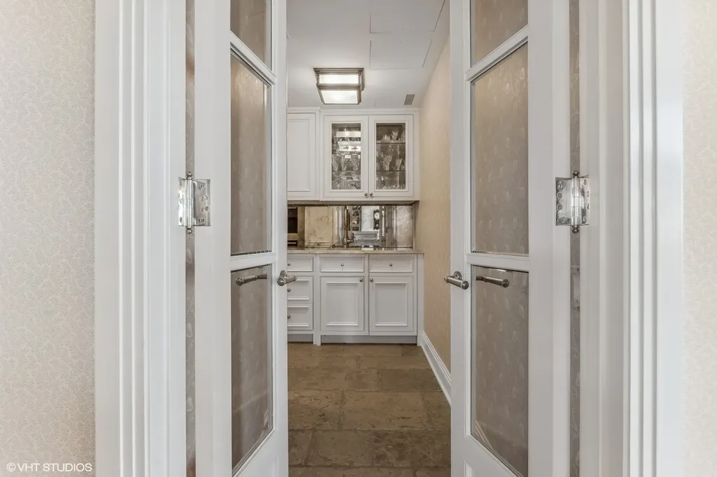 800 North Michigan Avenue Chicago IL 60611